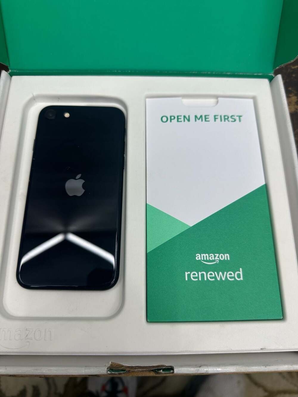 Apple iPhone SE (2022) - 64 GB - Midnight (Unlocked) - Picture 10 of 12